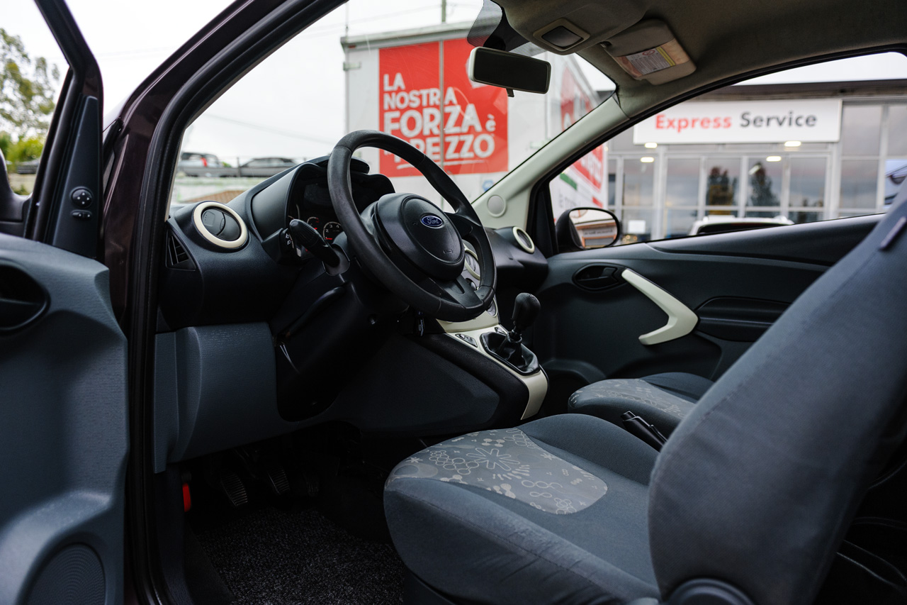 Ford Ka 1.3 TDCI c/esp,tcs 75CV dpf Titanium