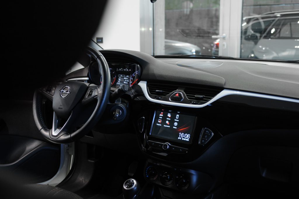 Opel Corsa CDTI 75CV Black Edition