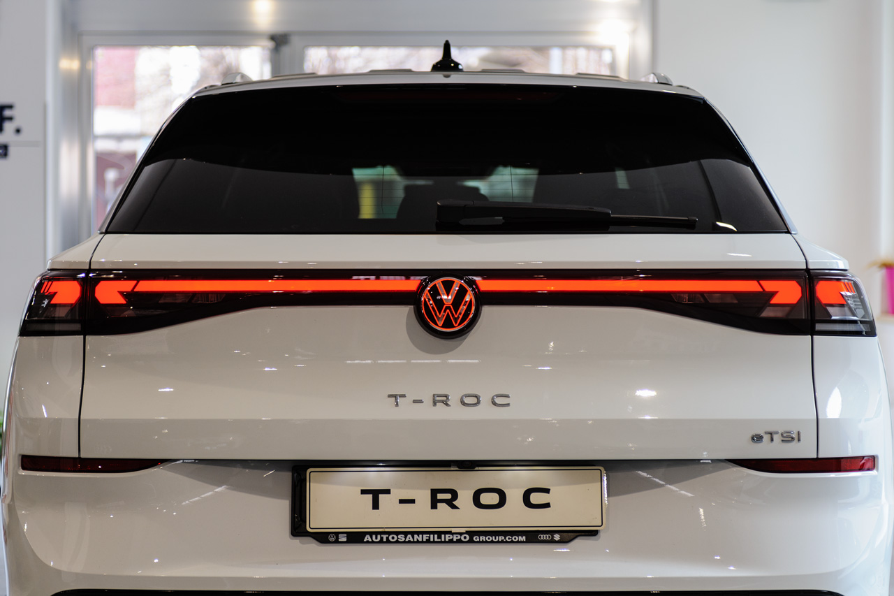 Volkswagen T-Roc 1.5 eTSI 150CV DSG R-Line