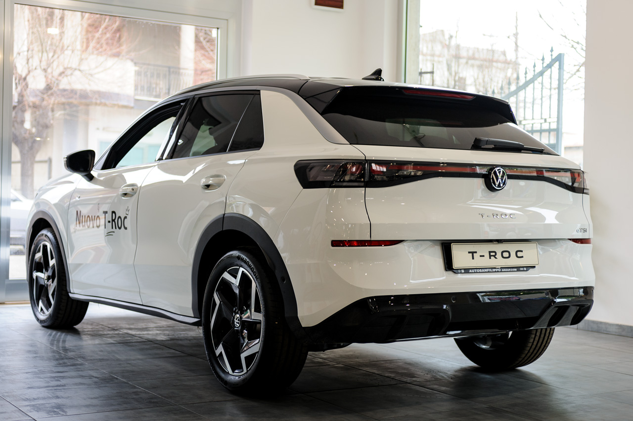 Volkswagen T-Roc 1.5 eTSI 150CV DSG R-Line