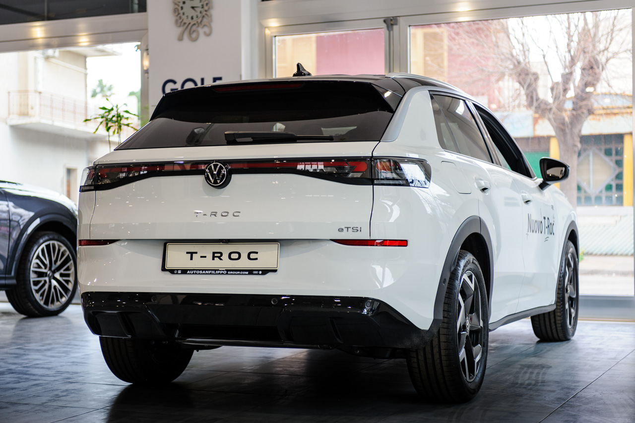 Volkswagen T-Roc 1.5 eTSI 150CV DSG R-Line