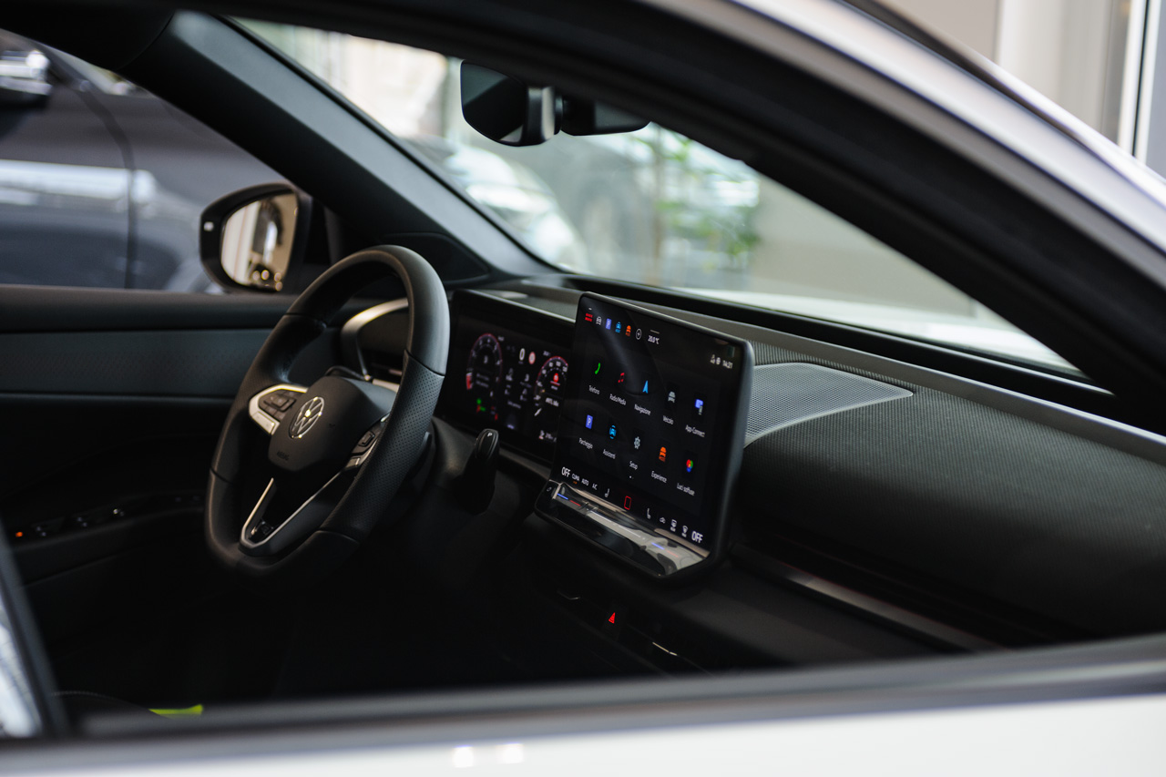 Volkswagen T-Roc 1.5 eTSI 150CV DSG R-Line