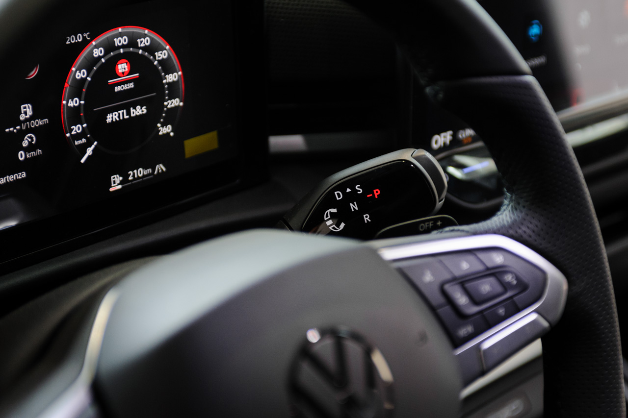 Volkswagen T-Roc 1.5 eTSI 150CV DSG R-Line