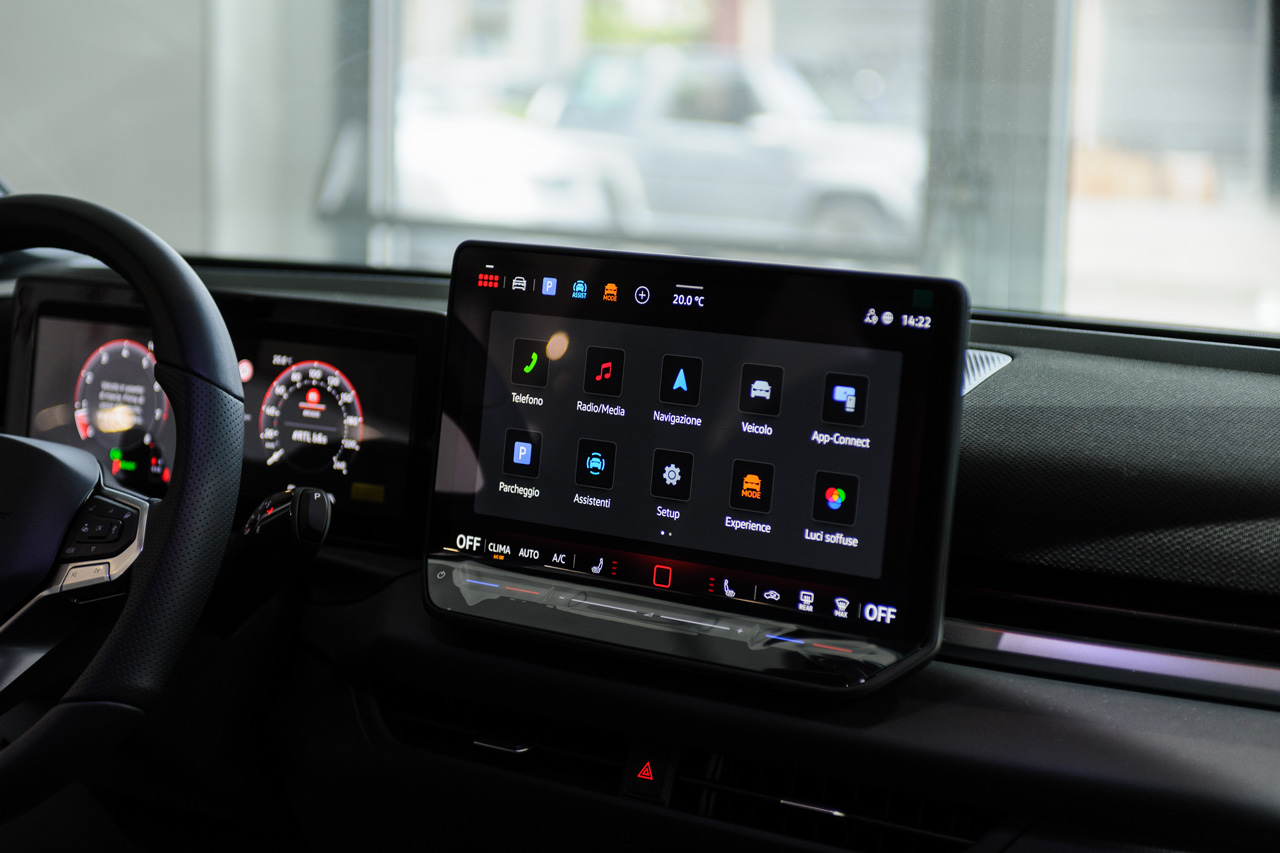 Volkswagen T-Roc 1.5 eTSI 150CV DSG R-Line