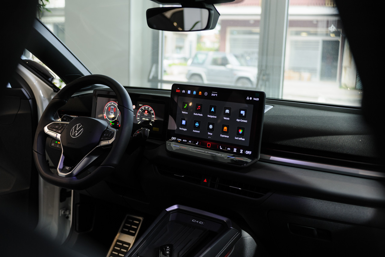 Volkswagen T-Roc 1.5 eTSI 150CV DSG R-Line