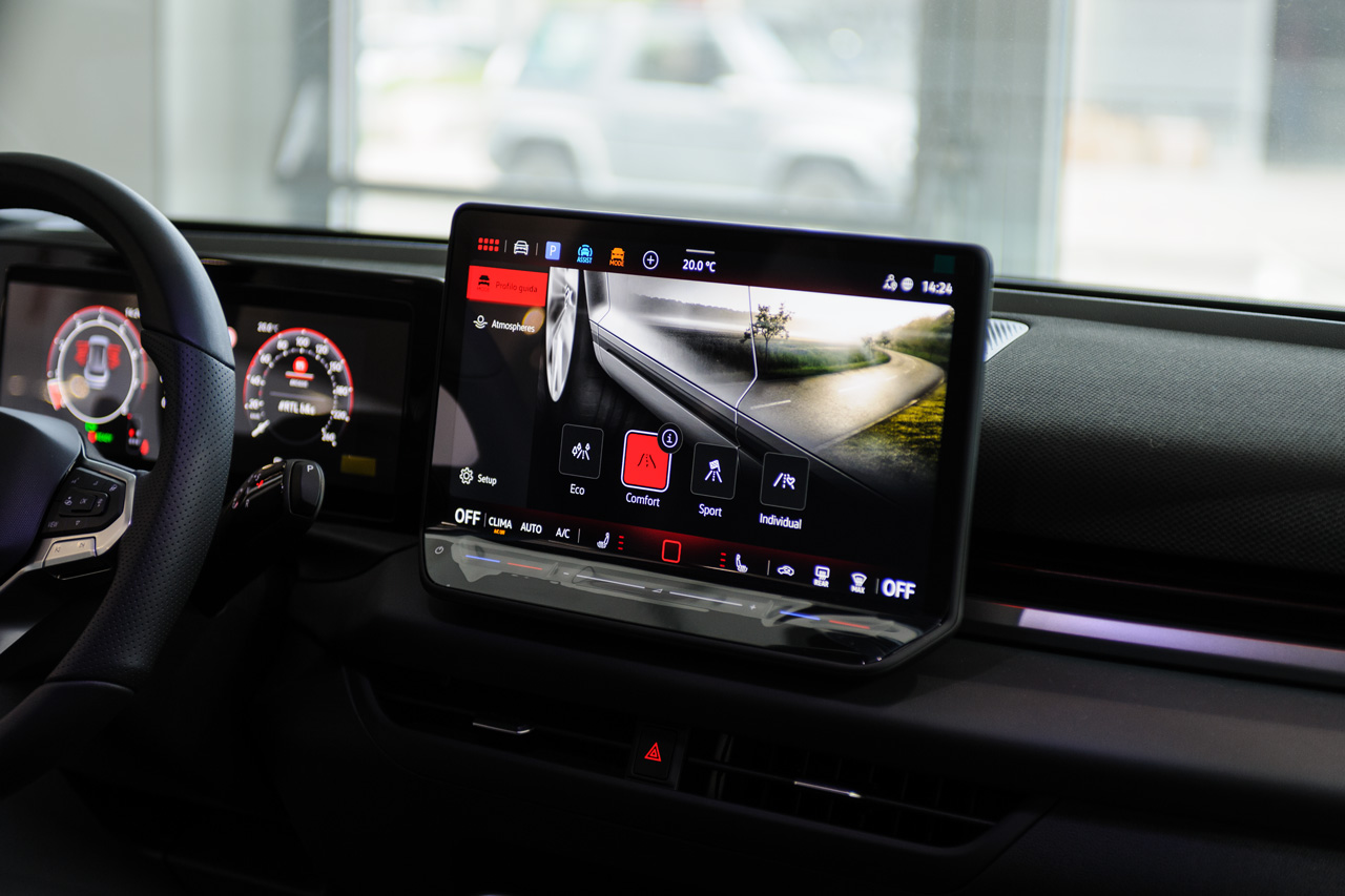 Volkswagen T-Roc 1.5 eTSI 150CV DSG R-Line