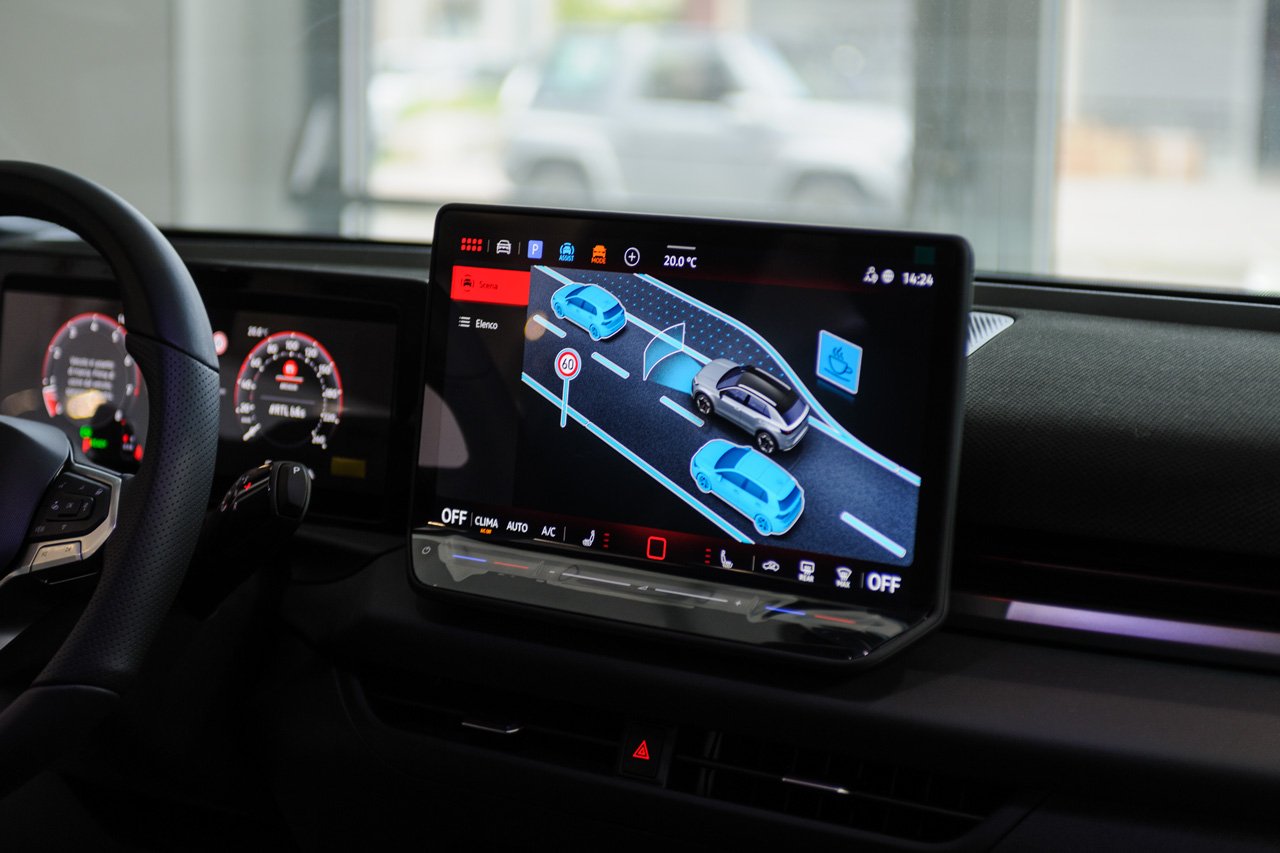 Volkswagen T-Roc 1.5 eTSI 150CV DSG R-Line