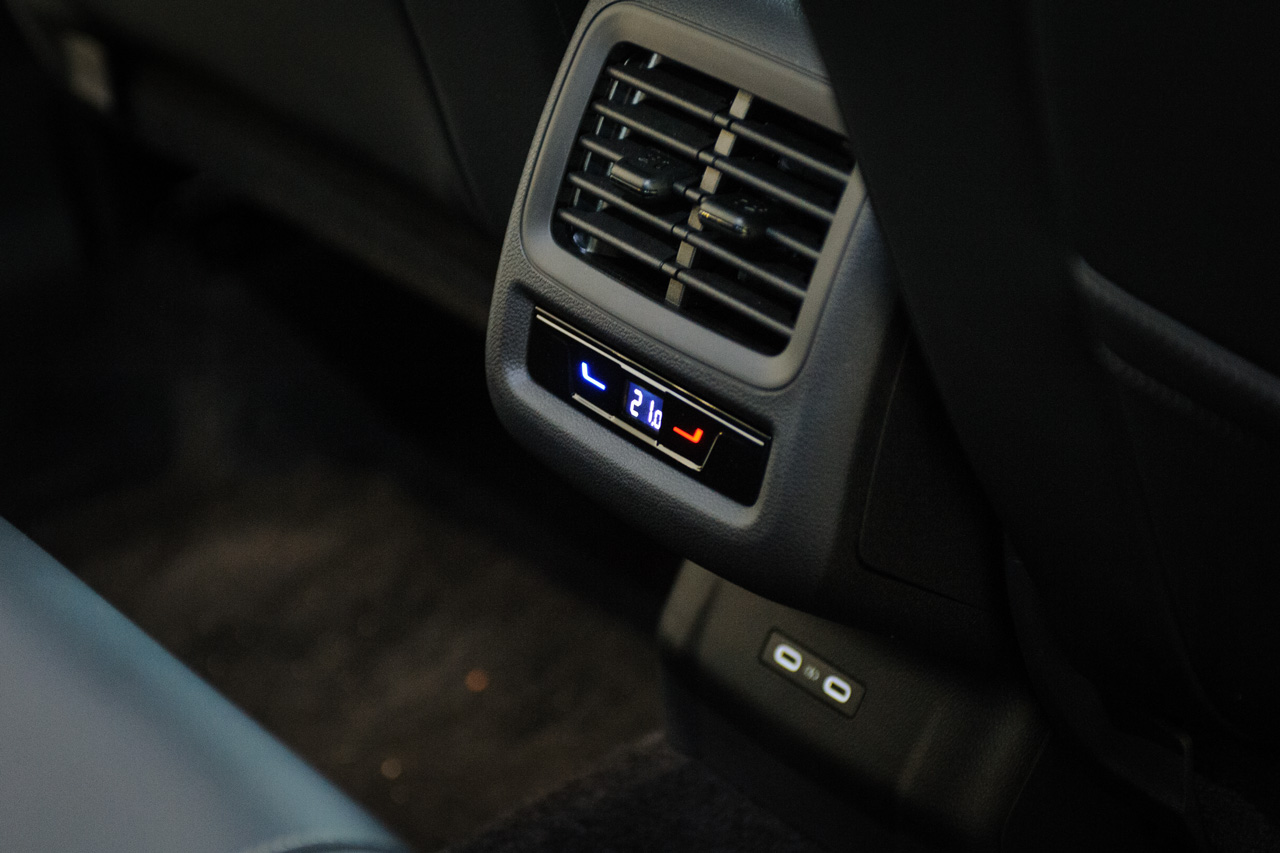 Volkswagen T-Roc 1.5 eTSI 150CV DSG R-Line