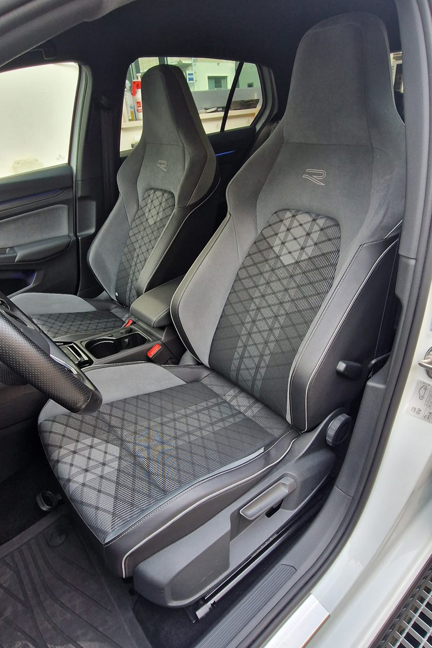 Volkswagen Golf 1.5 TSI 150CV evo R-Line