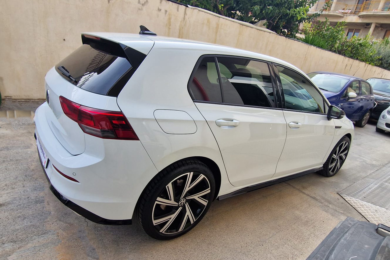 Volkswagen Golf 1.5 TSI 150CV evo R-Line