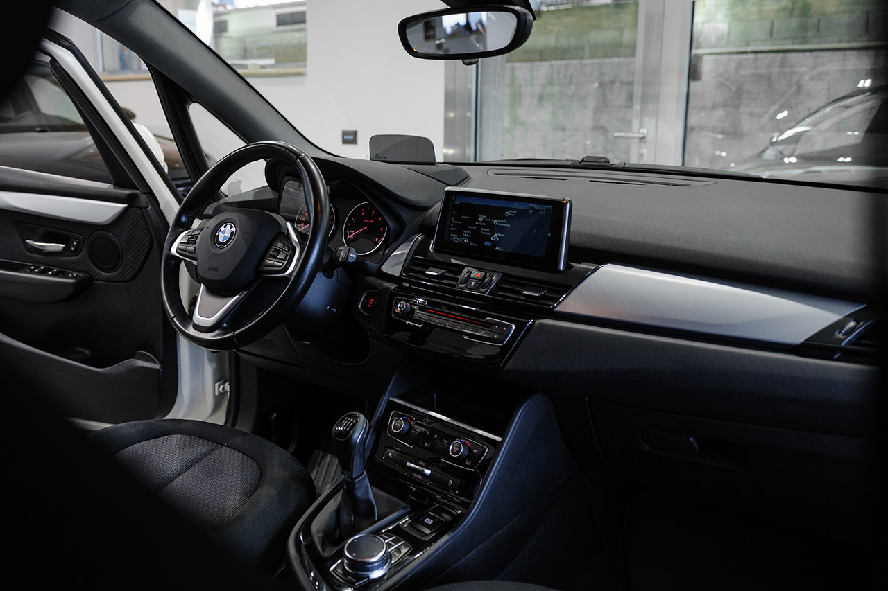 BMW 216d Active Tourer Luxury Business Pack