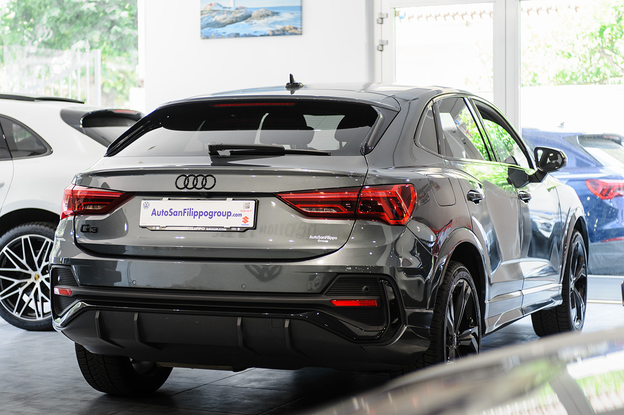 Audi Q3 SPB 35 2.0 TDI 150CV S-tronic Identity Black