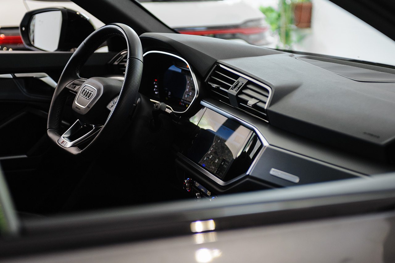 Audi Q3 SPB 35 2.0 TDI 150CV S-tronic Identity Black
