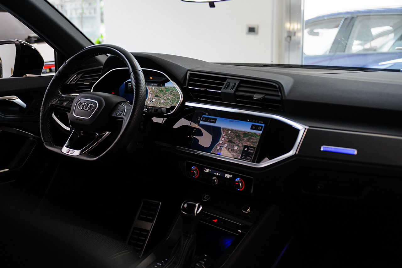 Audi Q3 SPB 35 2.0 TDI 150CV S-tronic Identity Black