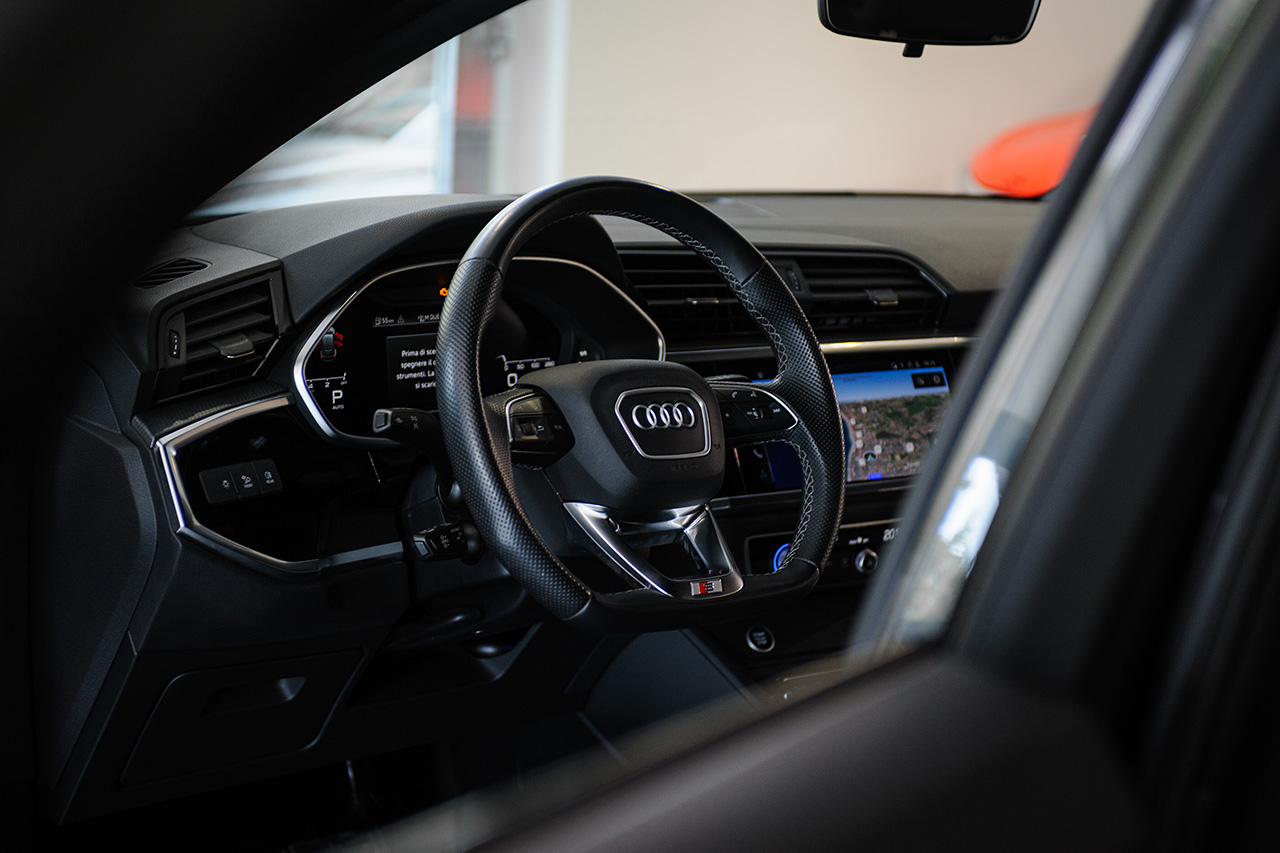 Audi Q3 SPB 35 2.0 TDI 150CV S-tronic Identity Black