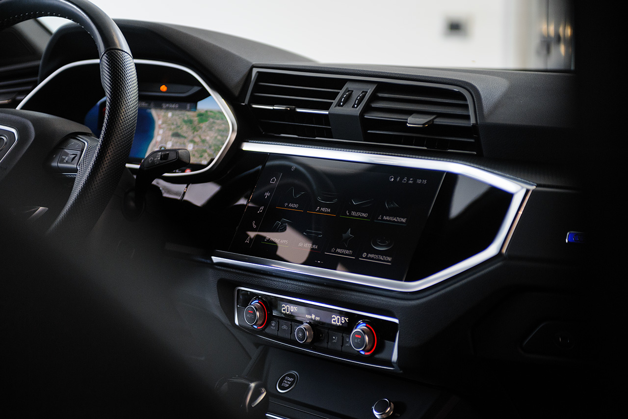 Audi Q3 SPB 35 2.0 TDI 150CV S-tronic Identity Black